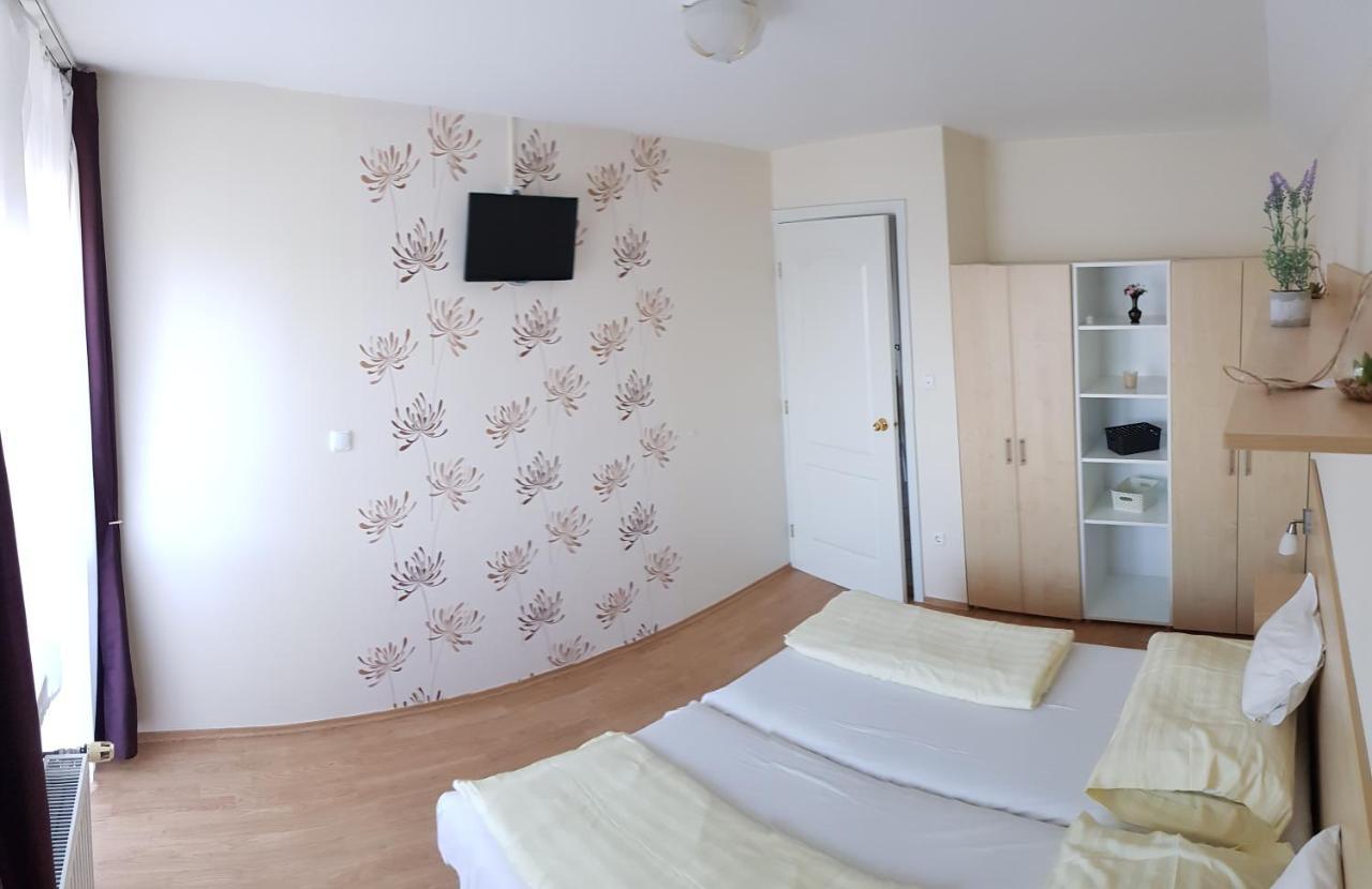 Szaloky Apartmanhaz เจเนชดิแอช ภายนอก รูปภาพ