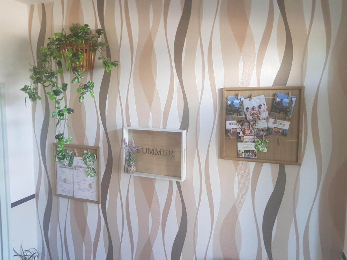 Szaloky Apartmanhaz เจเนชดิแอช ภายนอก รูปภาพ