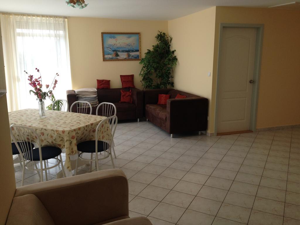 Szaloky Apartmanhaz เจเนชดิแอช ภายนอก รูปภาพ