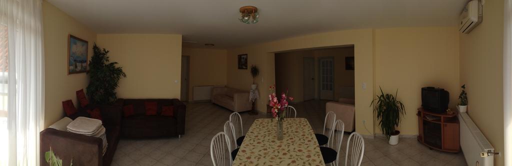 Szaloky Apartmanhaz เจเนชดิแอช ภายนอก รูปภาพ