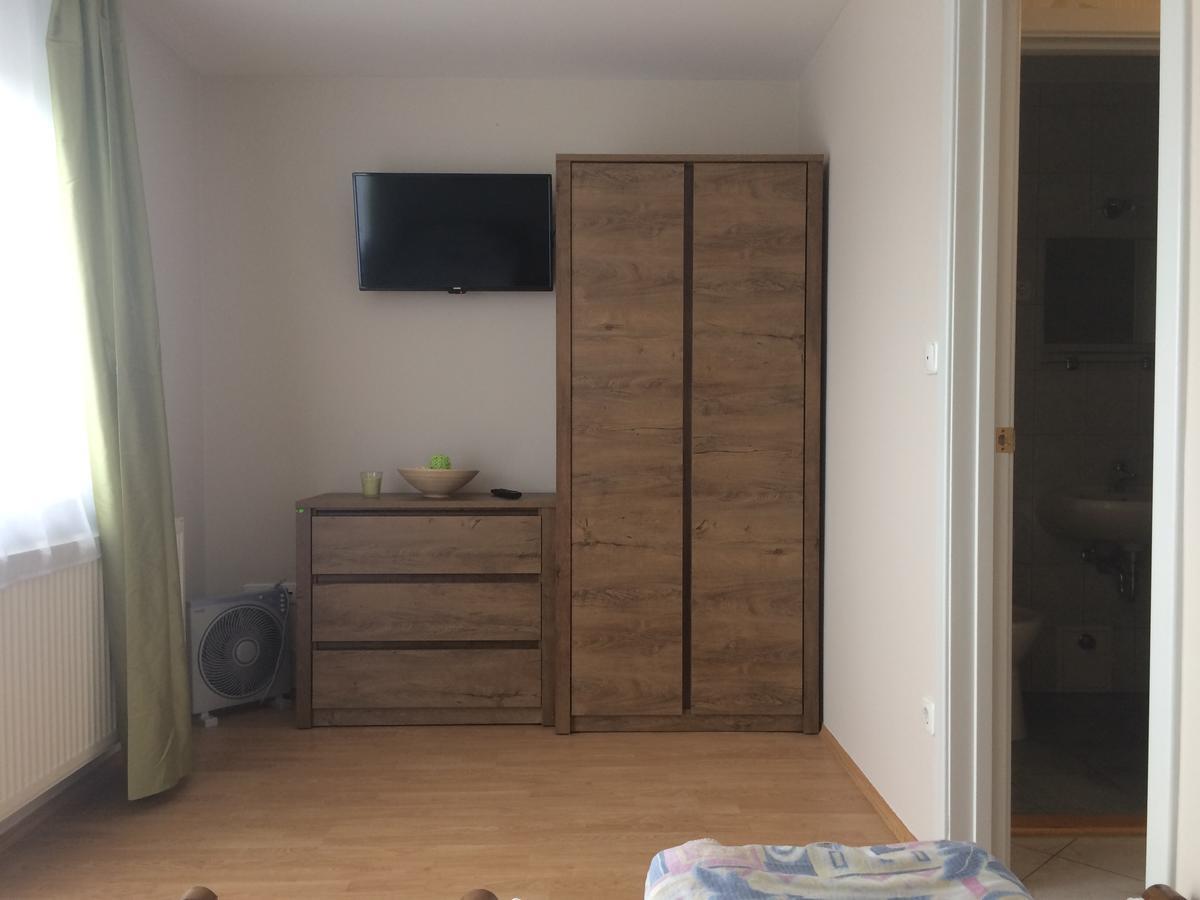 Szaloky Apartmanhaz เจเนชดิแอช ภายนอก รูปภาพ