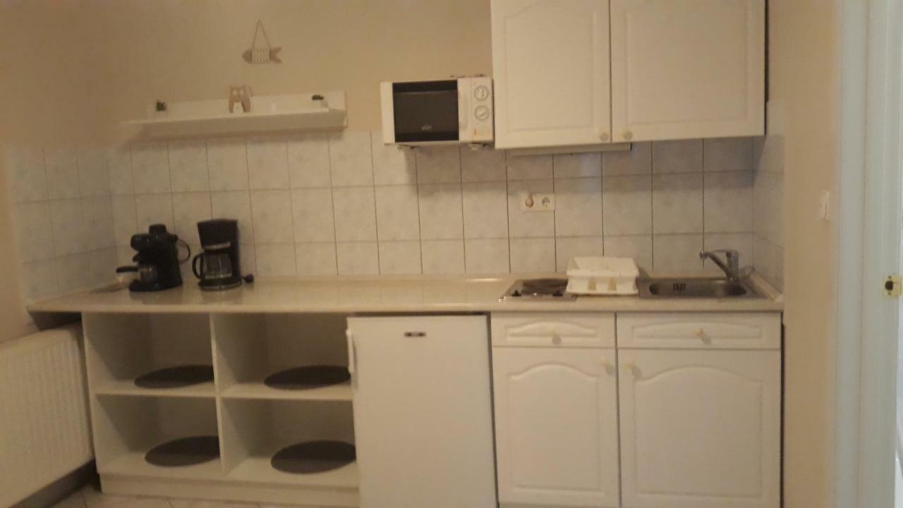 Szaloky Apartmanhaz เจเนชดิแอช ภายนอก รูปภาพ