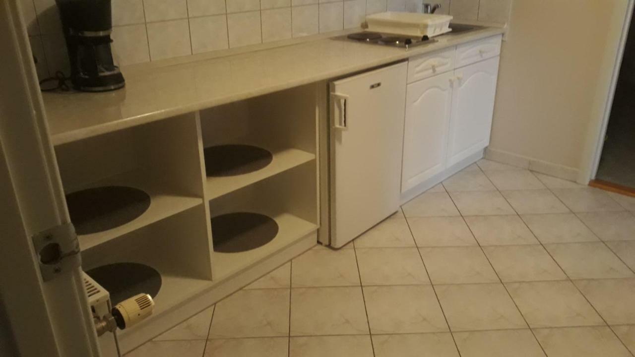 Szaloky Apartmanhaz เจเนชดิแอช ภายนอก รูปภาพ