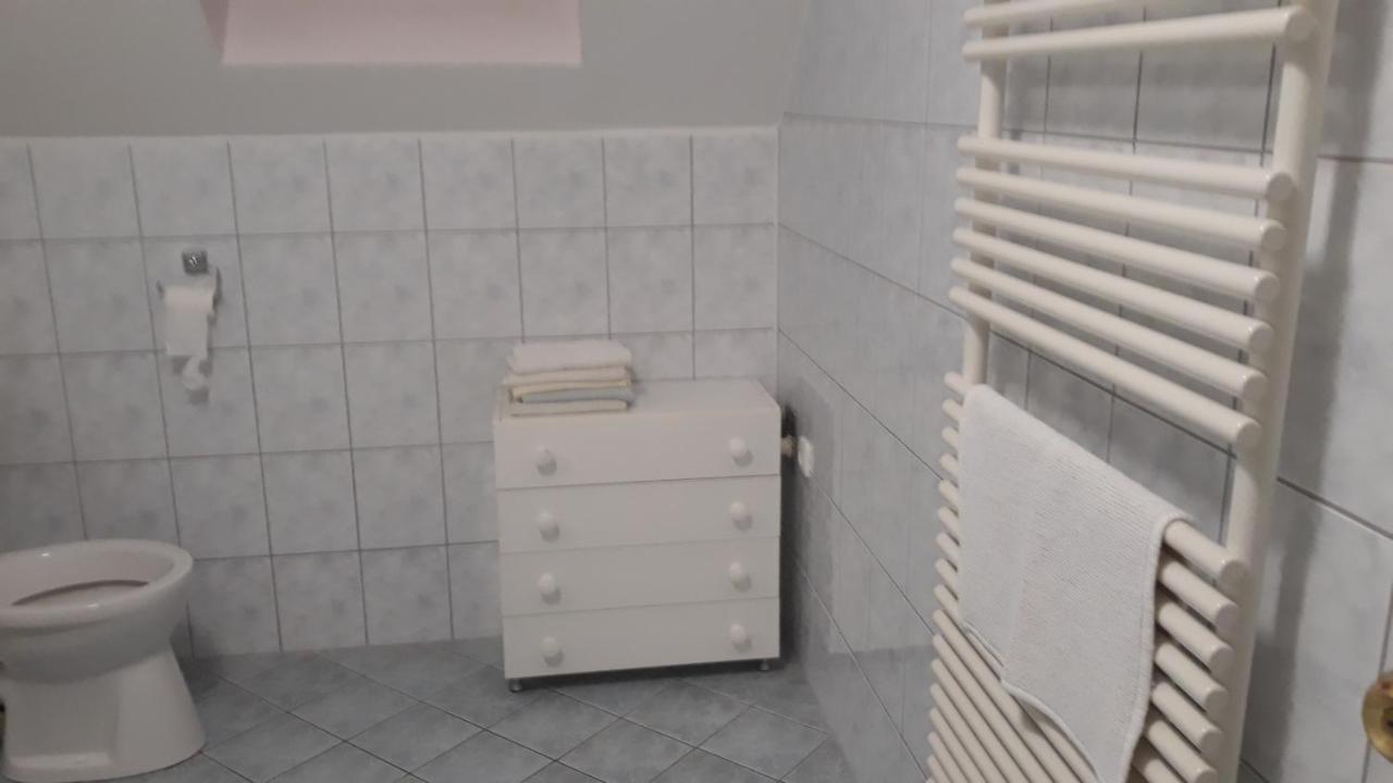 Szaloky Apartmanhaz เจเนชดิแอช ภายนอก รูปภาพ