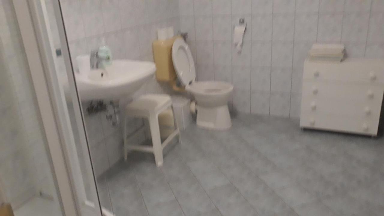 Szaloky Apartmanhaz เจเนชดิแอช ภายนอก รูปภาพ