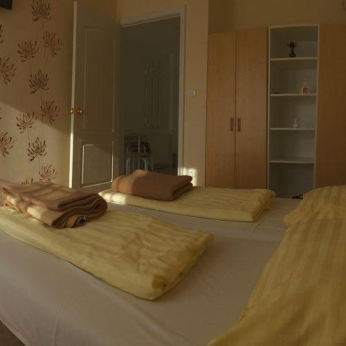 Szaloky Apartmanhaz เจเนชดิแอช ภายนอก รูปภาพ