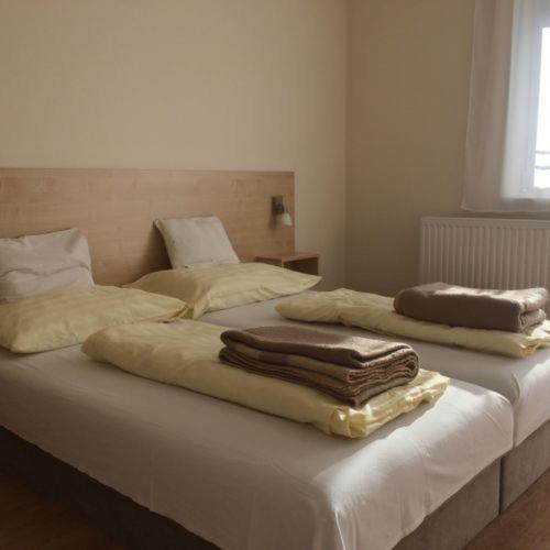 Szaloky Apartmanhaz เจเนชดิแอช ภายนอก รูปภาพ